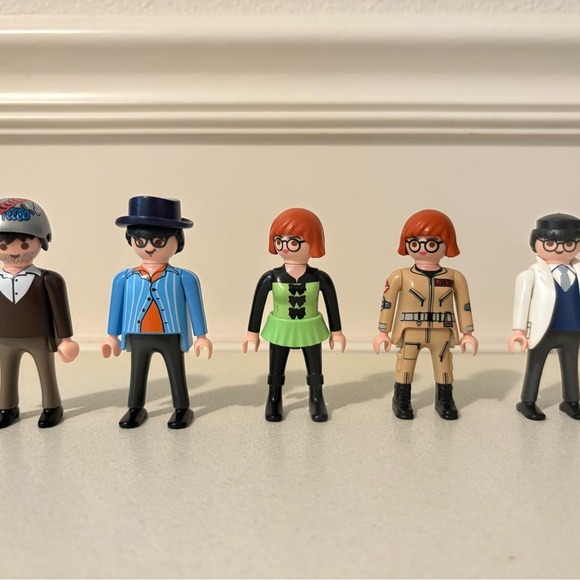 Ghostbusters lot includes figures, cars & firehouse - Picture 12 of 16